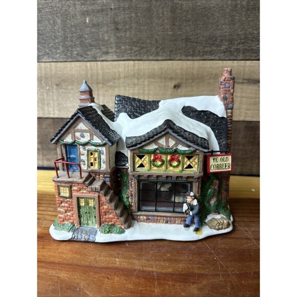 Enchanted Forest Christmas Village Glass Window House Ye Old Cobbler In Box - Picture 1 of 8